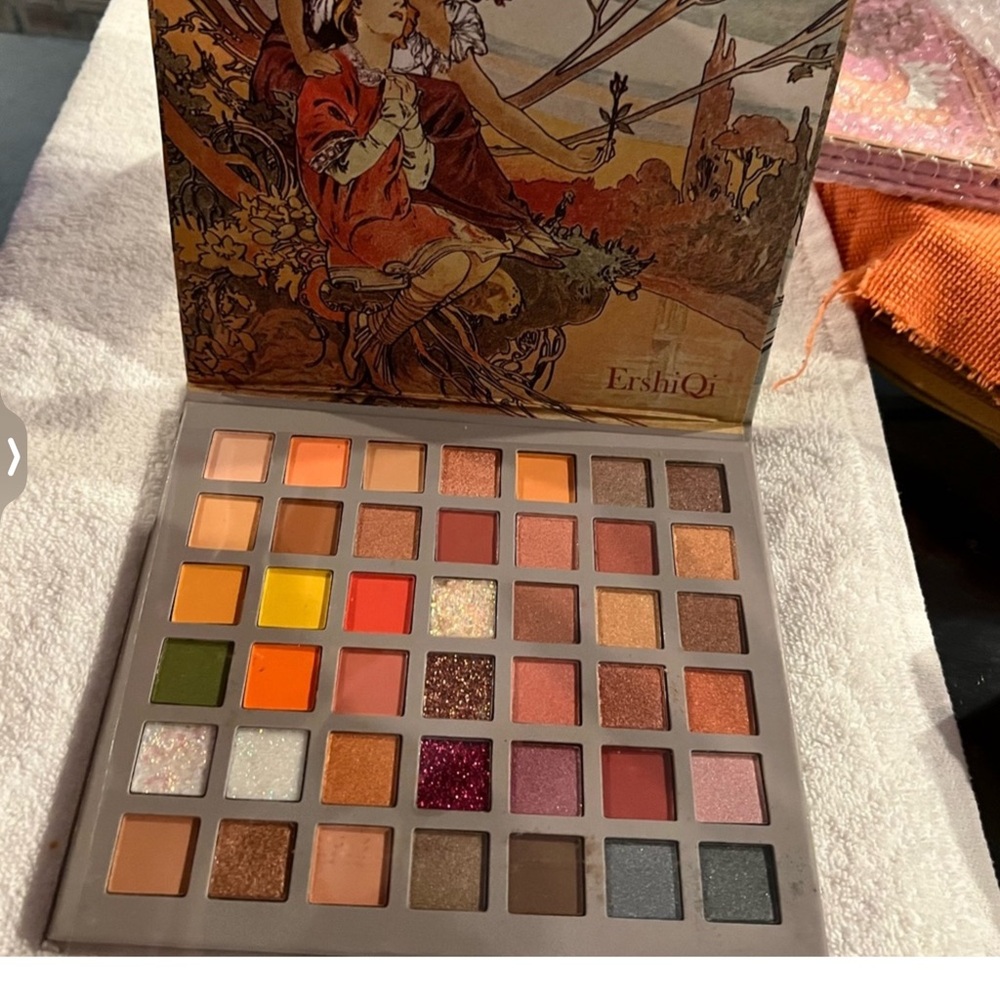 Eyeshadow palette
